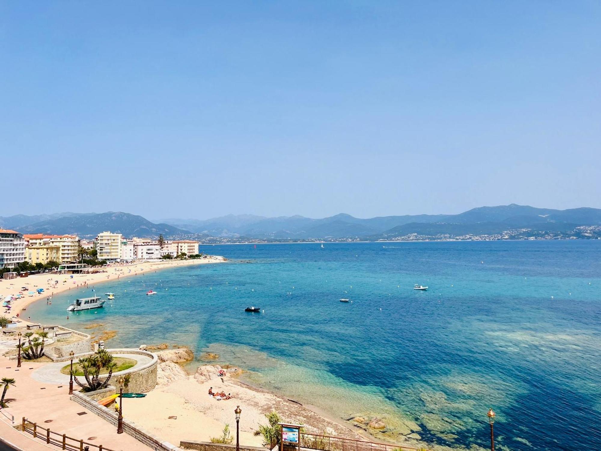 Front De Beau T3 Climatise Balcon Parking Ajaccio *