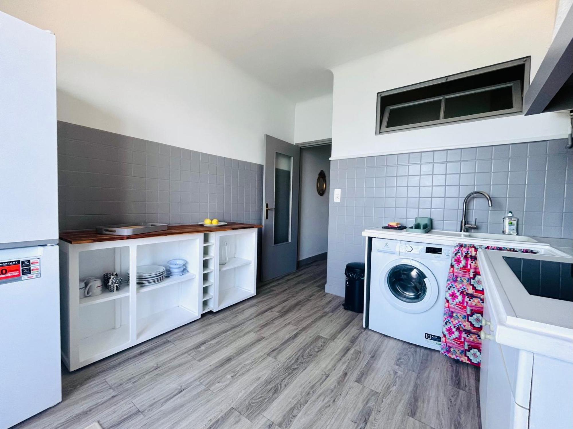 Front De Beau T3 Climatise Balcon Parking Ajaccio *